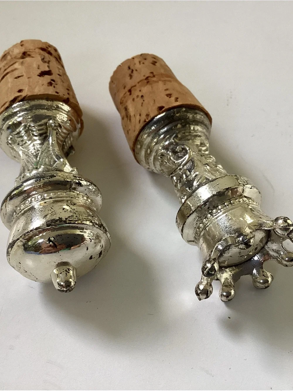 Silver Crown Decorative Wine Stopper - Metallic Silver